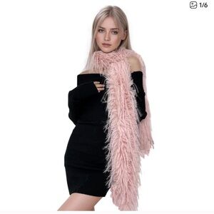 ⭐️NWoT Free People Faux Fur Long Scarf⭐️